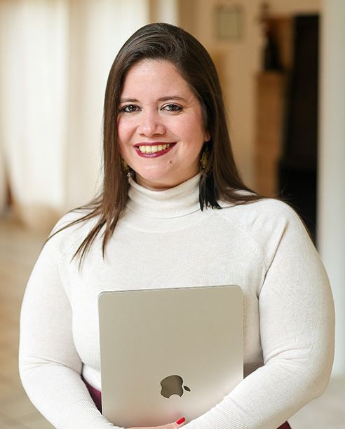 Johanna Juha con su portátil
